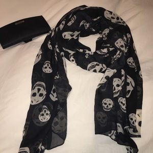 Skull scarf 💀